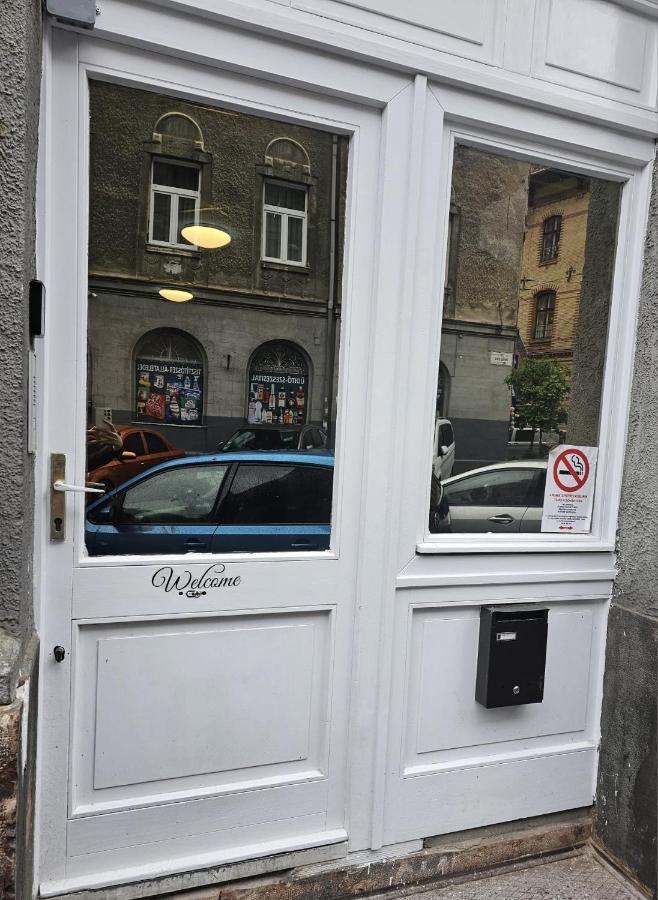 7Dab 8 Contactless Self Check-In Hotel Boedapest Buitenkant foto